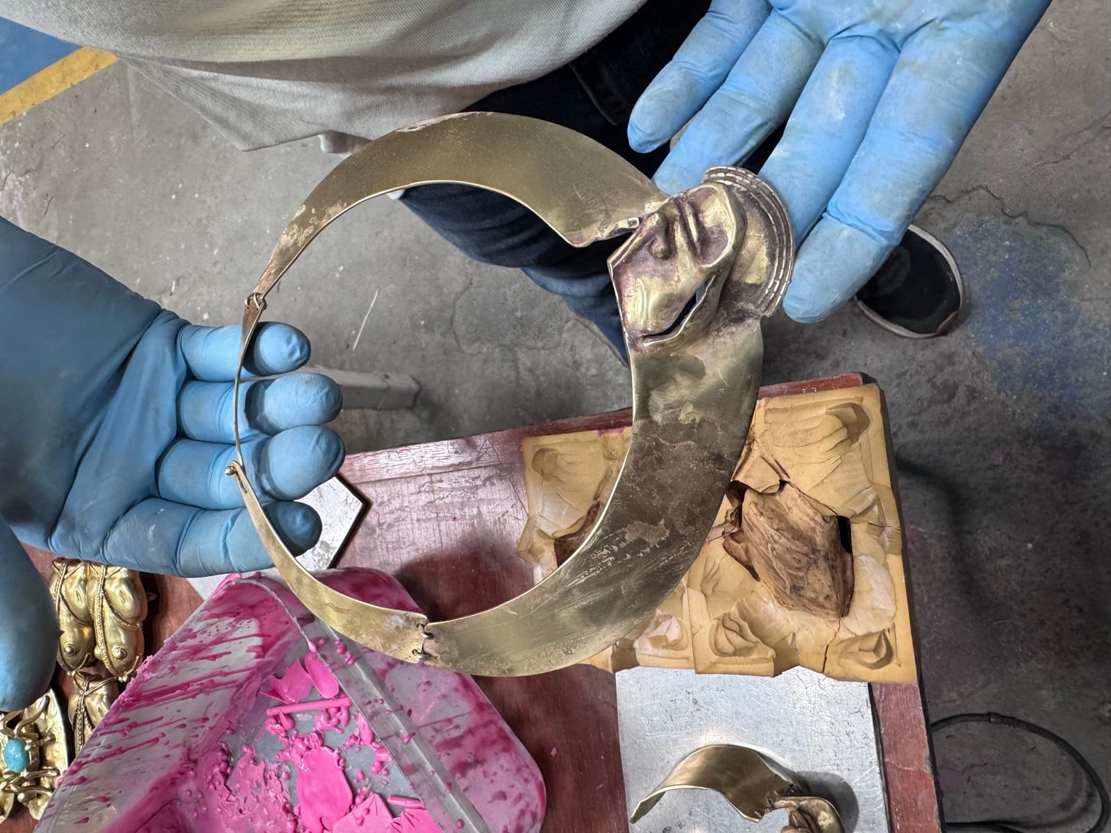 La técnica de la cera perdida: el arte ancestral de la joyería colombiana
