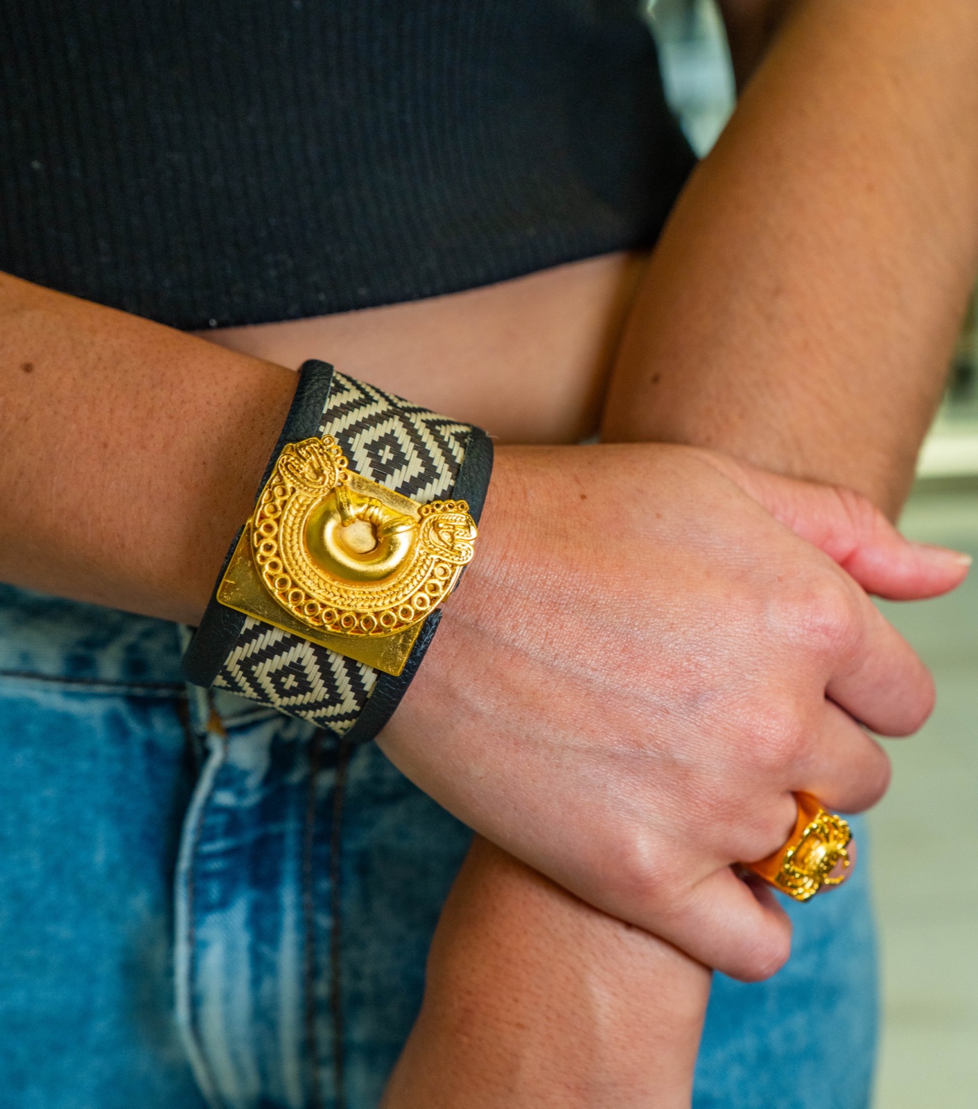Brazalete Caña Flecha Nariguera