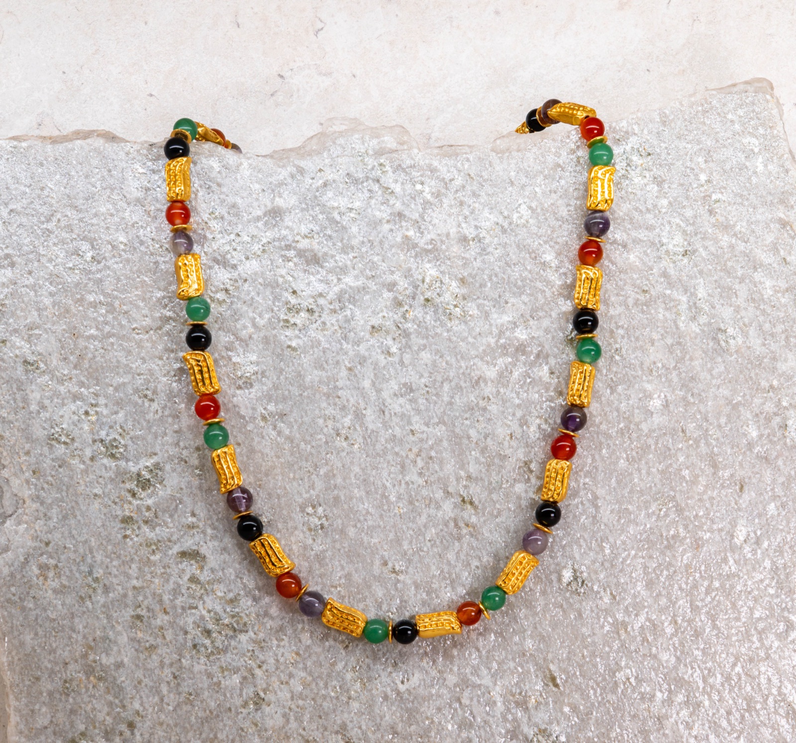 Gargantilla Mediana · Cornalina / Jade / Amatista / Onix