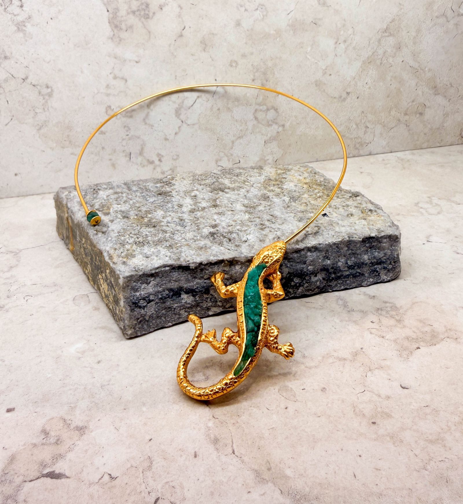 Esmeralda Choker