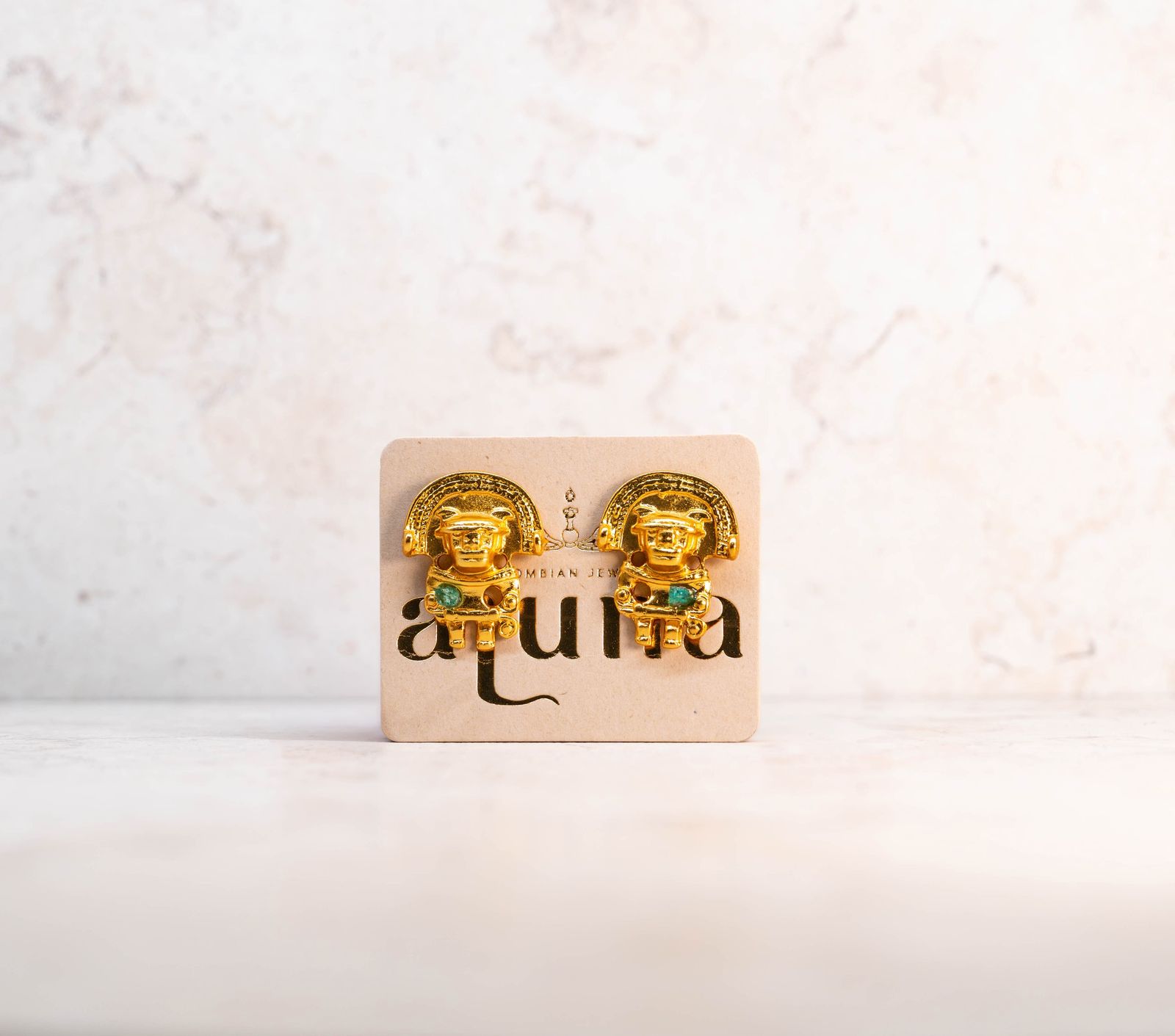 Tunjo Raw Emerald Earrings — detalle