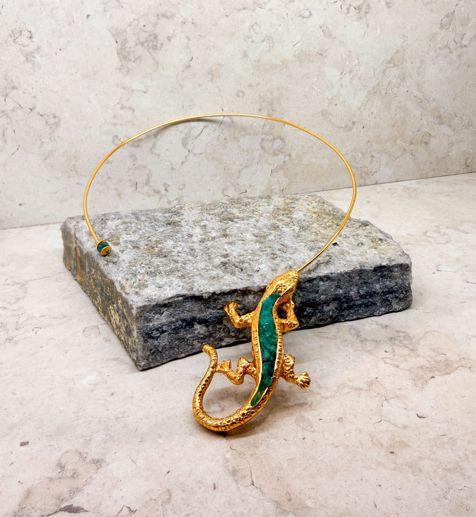 Esmeralda Choker