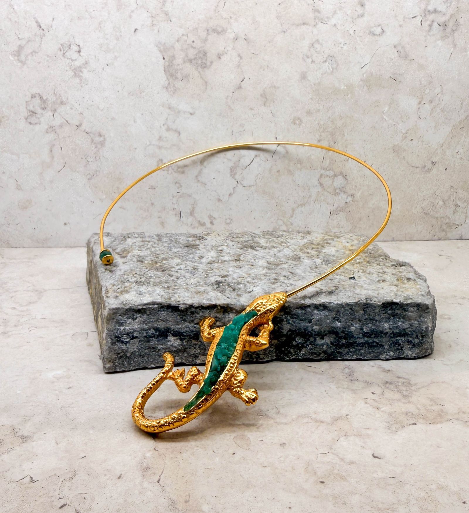 Esmeralda Choker